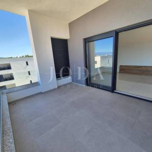 Malinska, odličan koncept 2 apartmana, novogradnja