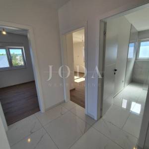 Malinska, odličan koncept 2 apartmana, novogradnja