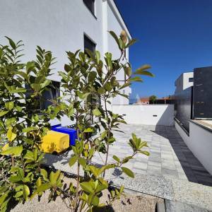 Malinska, odličan koncept 2 apartmana, novogradnja