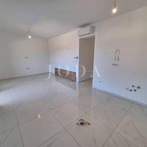 Malinska, odličan koncept 2 apartmana, novogradnja