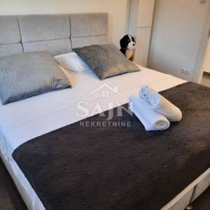 Marina/Prvi red do mora stan 76 m²