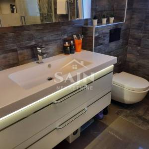 Marina/Prvi red do mora stan 76 m²