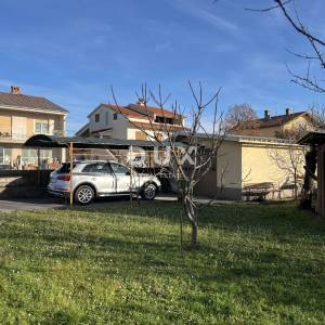MARINIĆI, VIŠKOVO - poslovno stambena zgrada s investicijskim potencijalom