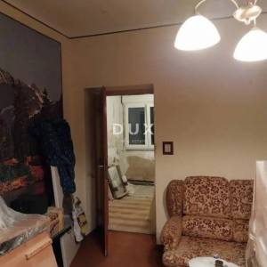 MATULJI - Etaža u prizemlju obiteljske kuće s panoramskim pogledom na more – 130 m²