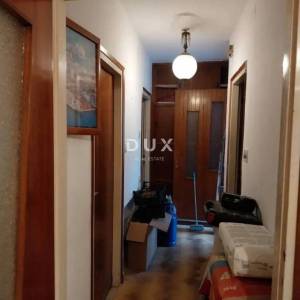 MATULJI - Etaža u prizemlju obiteljske kuće s panoramskim pogledom na more – 130 m²