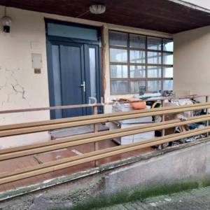 MATULJI - Etaža u prizemlju obiteljske kuće s panoramskim pogledom na more – 130 m²
