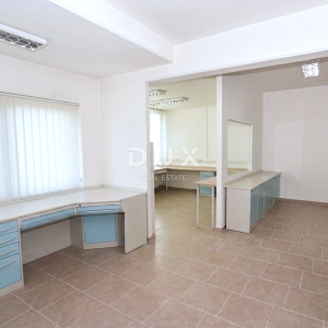 MATULJI, JUŠIĆI - poslovni prostor 95m2 za uredske djelatnosti + parking, PRILIKA