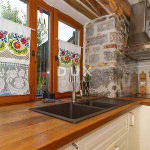 MATULJI (okolica) - unikatna villa s bazenom i ogromnom okućnicom