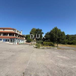 MATULJI, ŠAPJANE - poslovna zgrada 780 m2 + 3.484 m2 okućnice! PRILIKA!