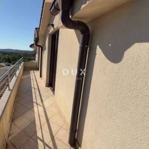 MATULJI, ŠAPJANE - poslovna zgrada 780 m2 + 3.484 m2 okućnice! PRILIKA!