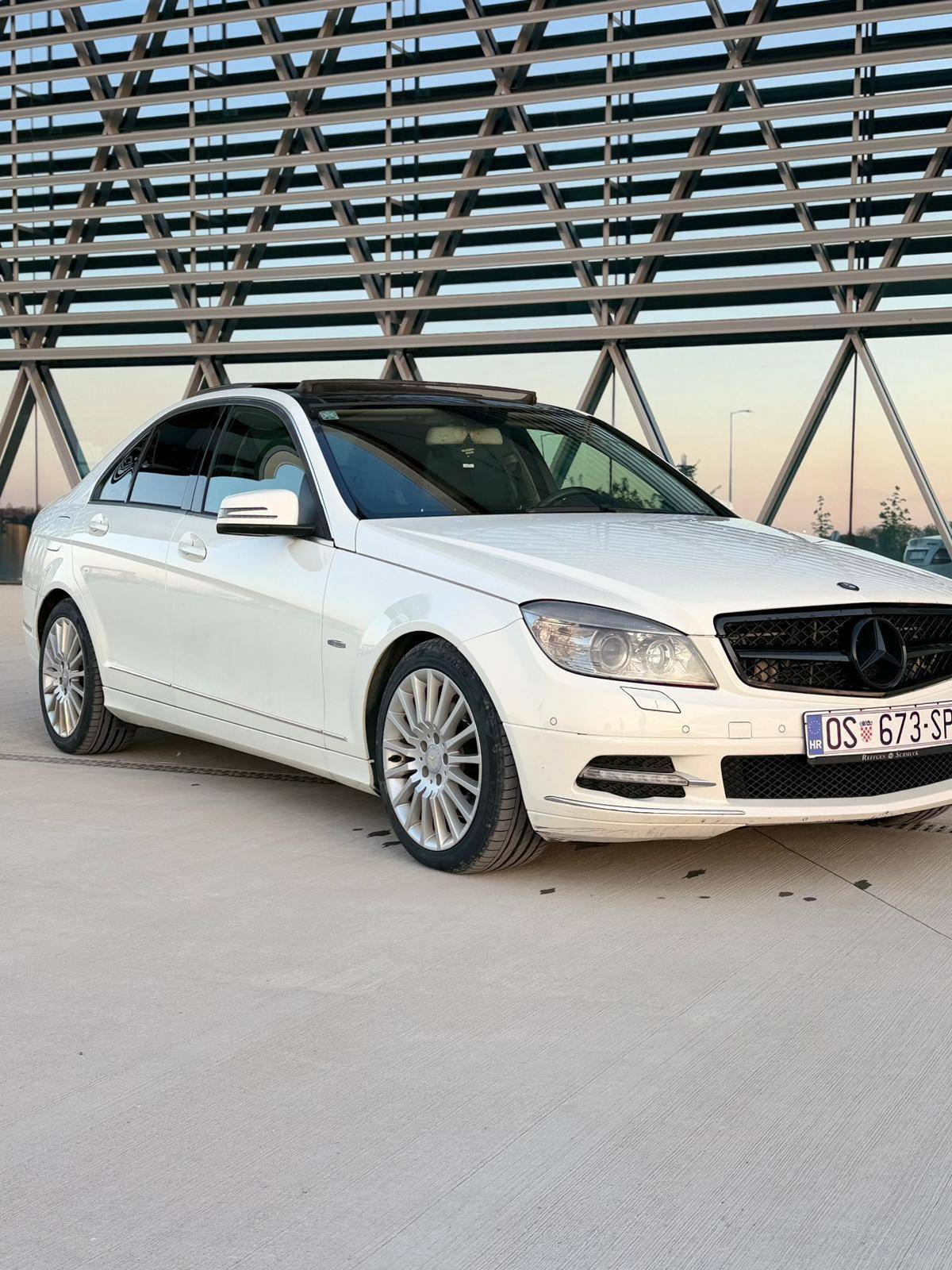 Mercedes-Benz C350 CDI 4 MATIC