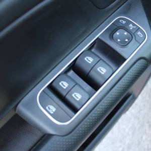Mercedes-Benz GLB 200d AUTOMATIK *LED, NAVIGACIJA, KAMERA*