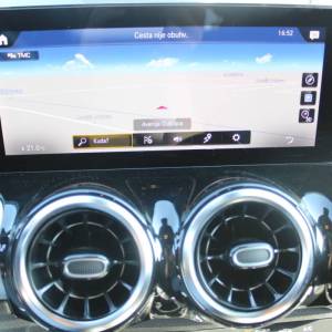 Mercedes-Benz GLB 200d AUTOMATIK *LED, NAVIGACIJA, KAMERA*