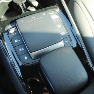 Mercedes-Benz GLB 200d AUTOMATIK *LED, NAVIGACIJA, KAMERA*