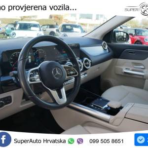 Mercedes GLA 200 150 KS, LED+KAM+GR SJED+PANO+VIRT