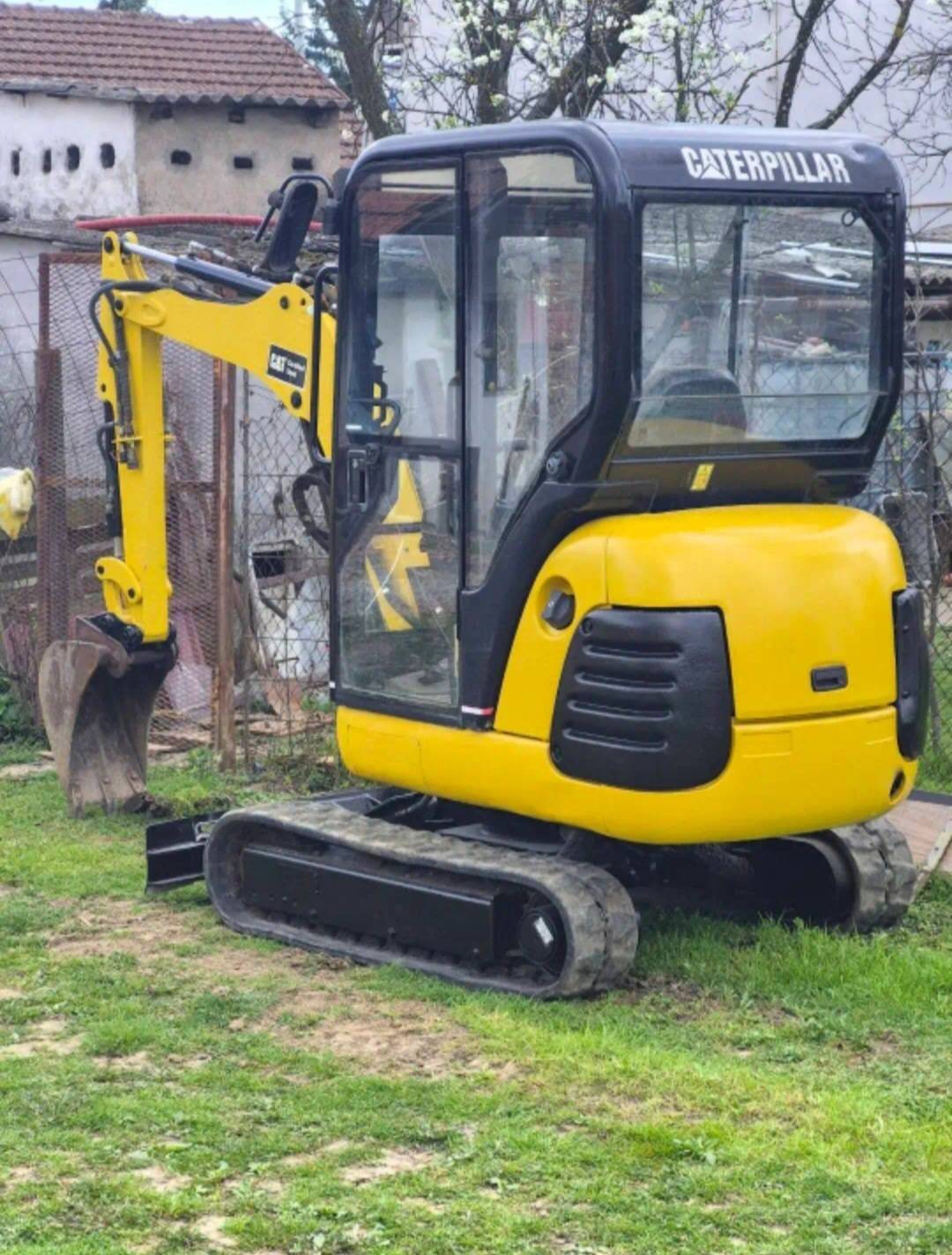 Mini bager CAT 301.8