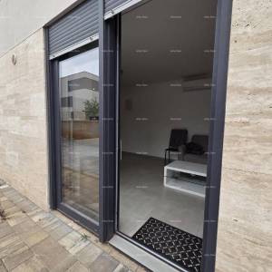 Moderan stan 70 m2 s vrtom – Štinjan, Pula