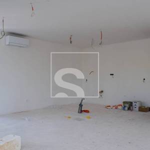 Moderna vila s bazenom na mirnoj lokaciji s 3 spavaće sobe