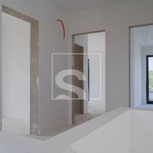 Moderna vila s bazenom na mirnoj lokaciji s 3 spavaće sobe