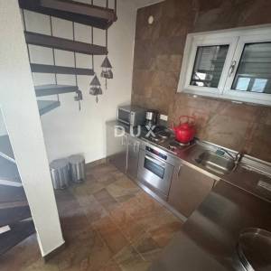MOŠĆENIČKA DRAGA, KRAJ – Obnovljena primorska kuća s pogledom na more