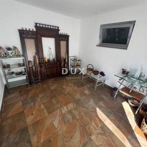 MOŠĆENIČKA DRAGA, KRAJ – Obnovljena primorska kuća s pogledom na more