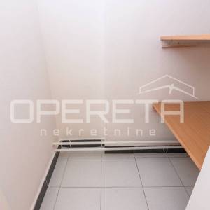 NAJAM, CENTAR, NOVOUREĐENI STAN, MASARYKOVA, 90M2