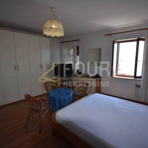 Najam, Opatija - Volosko, 2skl, 80m2, terasa, 80m od mora