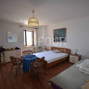 Najam, Opatija - Volosko, 2skl, 80m2, terasa, 80m od mora