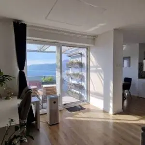 Namješten stan 73 m², pogled na more, Rešetari