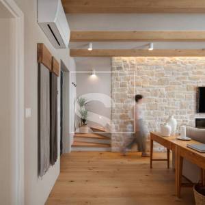 Namještena vila s 5 spavaćih soba, wellnessom, pogled more