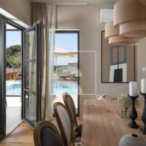 Namještena vila s 5 spavaćih soba, wellnessom, pogled more