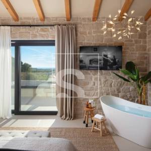 Namještena vila s 5 spavaćih soba, wellnessom, pogled more