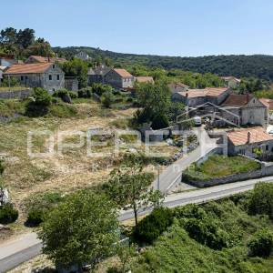 Nerežišća, Brač, građevinsko zemljište s pogledom, 450m2