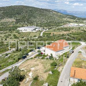 Nerežišća, Brač, građevinsko zemljište s pogledom, 450m2