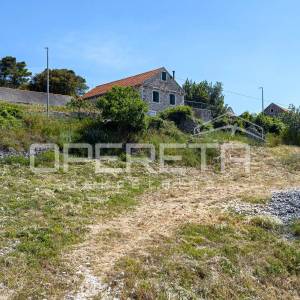 Nerežišća, Brač, građevinsko zemljište s pogledom, 450m2
