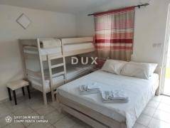 NIN- Kuća sa 4 apartmana