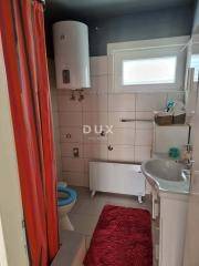 NIN- Kuća sa 4 apartmana