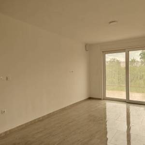 NJIVICE - Apartman u novogradnji s okućnicom i pogledom na more