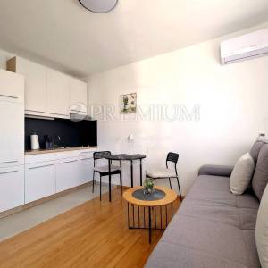 Njivice, studio apartman blizu plaže!