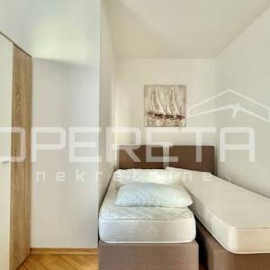Novalja – Trosobni apartman 80 m² u prizemlju s terasom, 500 m od mora