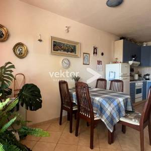 Novi Vinodolski, dva stana, 400m od mora