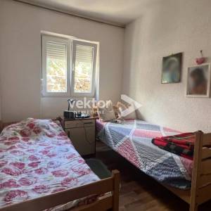 Novi Vinodolski, dva stana, 400m od mora