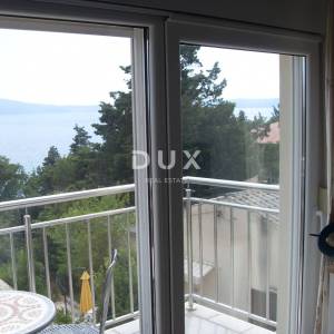 NOVI VINODOLSKI – Elegantna kuća 191 m2, 40 m udaljena od mora