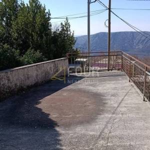 Novi Vinodolski, Grižane, kamena starina s pogledom na more