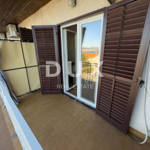 NOVI VINODOLSKI, KLENOVICA - Kuća za radnike