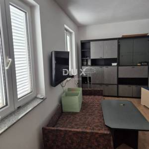 NOVI VINODOLSKI - kuća u centru grada s pogledom na more