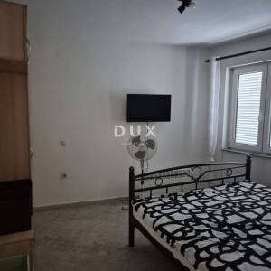 NOVI VINODOLSKI - kuća u centru grada s pogledom na more