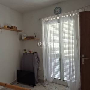 NOVI VINODOLSKI - kuća u centru grada s pogledom na more