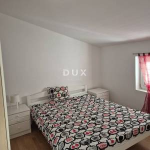 NOVI VINODOLSKI - kuća u centru grada s pogledom na more