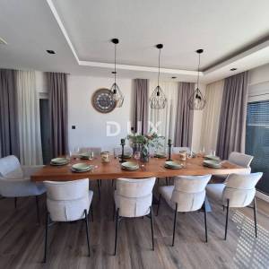 NOVI VINODOLSKI - Luksuzna vila s bazenom, pogledom na more, samo 300 m od mora
